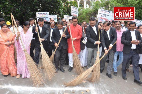 जबलपुर में स्वच्छता महोत्सव : शहर को स्वच्छता में नंबर वन बनाने नागरिकों ने लिया संकल्प