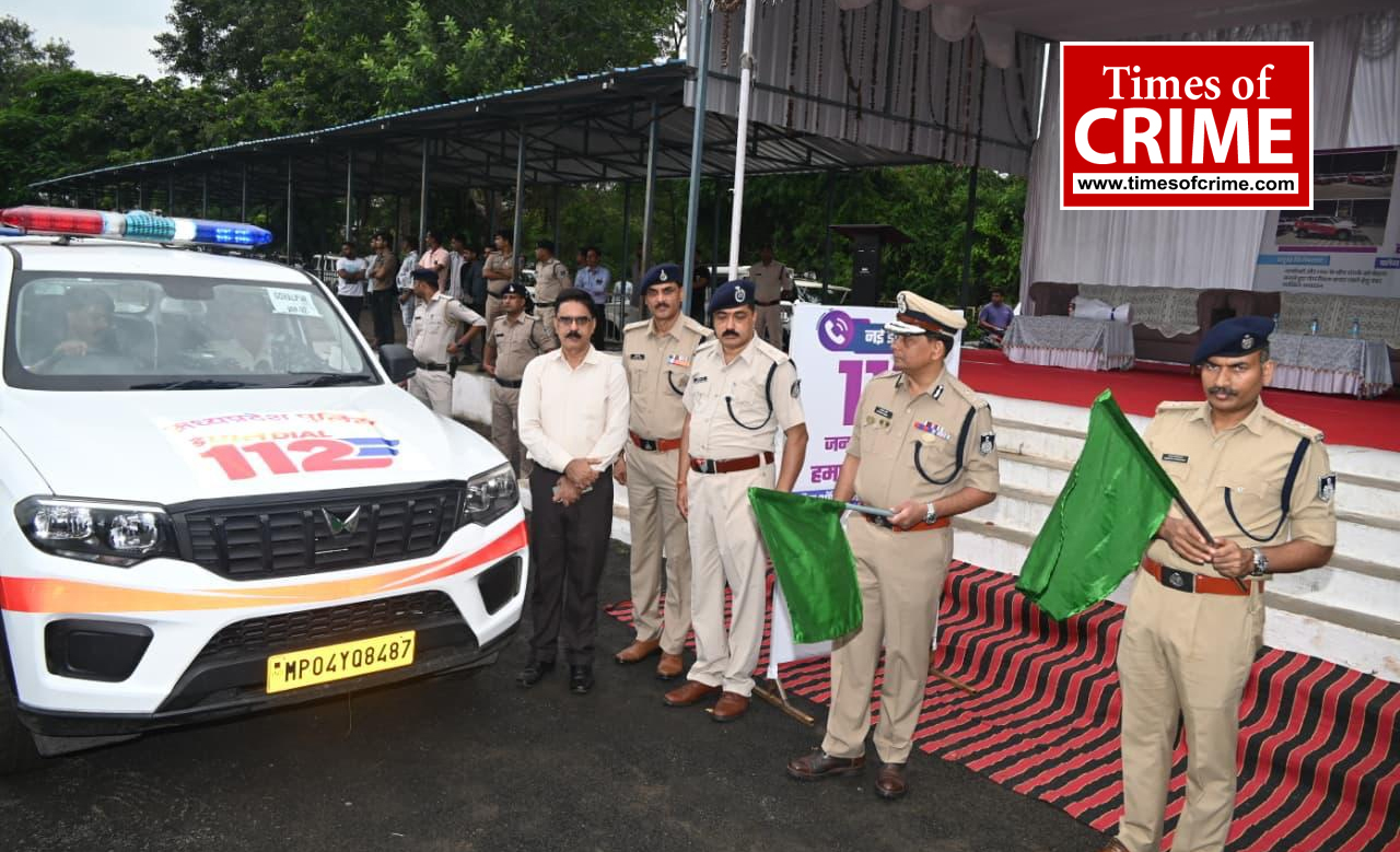 डॉयल 112 योजना अंतर्गत पुलिस लाईन से एफ.आर.व्ही वाहन (फर्स्ट रिस्पॉंस व्हीकल) का हरी झण्डी दिखा किया शुभारम्भ