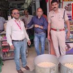 श्रीराम स्वीट्स तथा श्री स्वीट्स एंड बेकरी का खाद्य पदार्थों का निरीक्षण, मिलावट की आशंका पर परीक्षण हेतु लिये गये नमूने